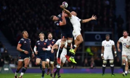 Le XV de France et l'Angleterre à égalité à la mi-temps 9-9 à Twickenham lors du Tournoi des Six nations, le 4 février 2017