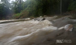 Perturbation tropicale : La Réunion toujours en vigilance fortes pluies et orages et risque de crues [?]