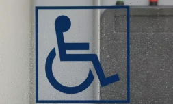 La politique menée en faveur de l'emploi des personnes handicapées ne remplit toujours pas ses objectifs, estime la Cour des comptes dans un rapport publié lundi ( AFP / Ludovic MARIN )