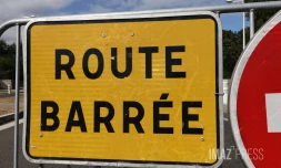 panneeau route barrée