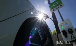 Borne de rechargement pour véhicule électrique 