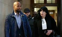 Le rappeur Rohff avec son avocate Malika Ibazatene au tribunal Ă Paris le 29 septembre 2019