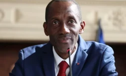 Le maire LFI de Saint-Denis, Bally Bagayoko, préside la première séance du nouveau conseil municipal de Saint-Denis, le 21 mars 2026 en Seine-Saint-Denis ( AFP / Ludovic MARIN )