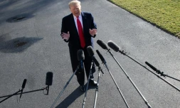 Le président des Etats-Unis Donald Trump s'adresse à des journalistes devant la Maison Blanche le 6 janvier 2019