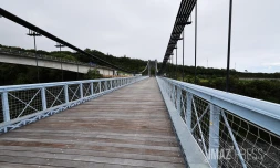restauration du pont suspendu de la rivière de l'Est