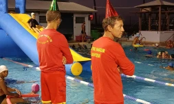 Saint-Paul : une dernière nocturne de l'année à la piscine du front de mer