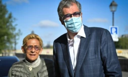 Isabelle et Patrick Balkany le 5 mai 2021 à Paris avant une audience à la Cour de cassation