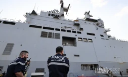 porte helicoptere amphibie Dixmude 