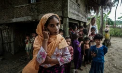 Une famille musulmane dans le village de Maung Hnama, près de Buthidaung dans l'Etat Rakhine au nord-ouest de la Birmanie, le 13 juillet 2017