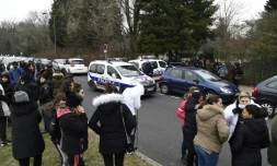 L'entrée du parc dans lequel ont été retrouvés les sacs de deux jeunes filles disparues puis retrouvées, à Fayzin, près de Lyon, le 28 février 2018