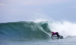 Surf : Johanne Defay éliminée en quarts de finale