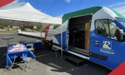La caravane d'accès aux droits et à l'information du Département sillone l'île