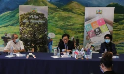 Le Tampon : 200 thermomÚtres digitaux distribués aux écoles et aux agents municipaux