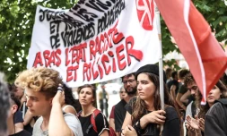 Marches en France contre les violences policières, un millier de personnes à Paris malgré l'interdiction