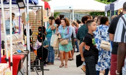 Saint-Denis : le Marché de Bancoul célèbre les mamans