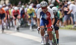Valentin Madouas décroche l’argent en cyclisme
