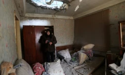 AprĂšs une frappe de missile russe dans un village prĂšs de Kiev le 28 mars 2022