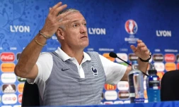 Le sélectionneur de l'équipe de France Didier Deschamps en conférence de presse, le 25 juin 2016 à Lyon