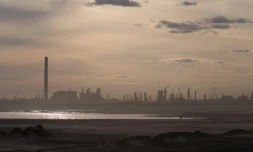 Le site d'exploitation de sables bitumineux de Syncrude prĂšs de Fort McMurray, au Canada, le 27 avril 2015