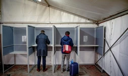 Dans un bureau de vote à Rotterdam, le 20 mars 2019