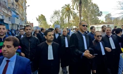 Des avocats algériens protestent contre la candidature à un 5e mandat du président Abdelaziz Bouteflika, à Annaba (Algérie), le 11 mars 2019