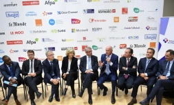 Des responsables des régions françaises donnent une conférence de presse après le discours du Premier ministre Edouard Philippe à Orléans, le 28 septembre 2017