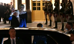 Le président américain Donald Trump quitte le Château de Versailles après un dîner avec le couple présidentiel français, le 17 juin 2026