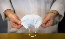 LVMH a financé une "première livraison" de dix millions de masques, valant d'environ cinq millions d'euros, au personnel soignant