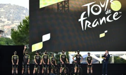Les coureurs de Team Mitchelton lors de la présentation des équipes deux jours avant le départ du Tour de France, le 27 août 2020 à Nice