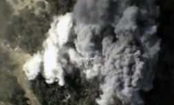 Capture d'écran le 13 octobre 2015 d'une vidéo rendue publique par le ministère de la Défense russe montrant, d'après le ministère, des frappes russes en Syrie