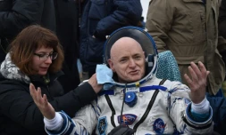 L'astronaute américain Scott Kelly à son retour sur Terre, le 2 mars prÚs de Dzhezkazgan (Kazakhstan)