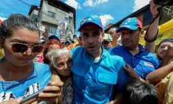 Henrique Capriles et ses partisans, le 12 octobre 2016 à Caracas