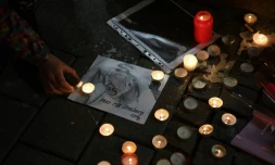 Des bougies en hommage aux victimes de l'attentat de Strasbourg, photographiées le 13 décembre à Strasbourg