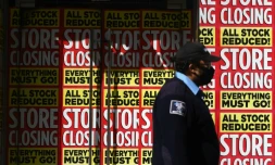 Un magasin qui s'apprĂȘte Ă fermer dĂ©finitivement ses portes, Ă New York, le 5 mai 2020