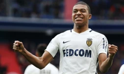 La joie de l'attaquant de Monaco Kylian Mbappé, auteur d'un doublé face à Caen au stade Michel-d'Ornano, le 19 mars 2017 
