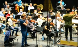 L'Opéra de Bordeaux, sous la houlette du chef d'orchestre Pierre Dumoussaud, enregistre le 5 novembre 2020 "Pelléas et Mélisande" avec le ténor Stanislas de Barbeyrac (G)