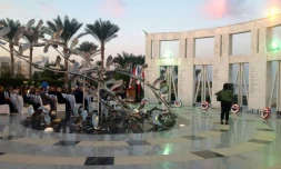 Vue le 3 janvier 2014 à Charm el-Cheikh (Egypte) du mémorial érigé en hommage aux victimes du crash de Flash Airlines en 2004