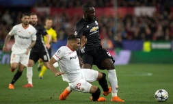 Pas de vainqueur dans le choc entre le Séville FC du défenseur Gabriel Mercado (N.23) et Manchester United au stade Sanchez Pizjuan, le 21 février 2018