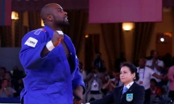 Teddy Riner conserve son invincibilité aux Mondiaux de judo toutes catégories à Marrakech, le 11 novembre 2017