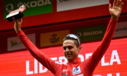 Le coureur français de la Groupama-FDJ Rudy Molard après avoir pris le maillot rouge sur le Tour d'Espagne, à l'issue de la 5e étape d'Irun à Bilbao, le 24 août 2022. 