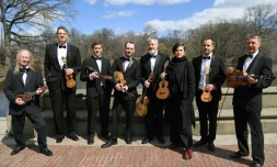 Le Ukulele Orchestra of Great Britain, à Central Park (New York), le 5 avril 2018