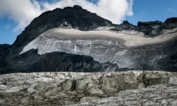 Le glacier de Fee situé (en allemand : Feegletscher) dans les Alpes valaisannes, le 30 juillet 2022
