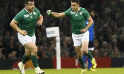 Jonathan Sexton (d) aprÚs avoir transformé une pénalité pour l'Irlande contre la France en Coupe du monde le 11 octobre 2015 au Millenium Stadium de Cardiff