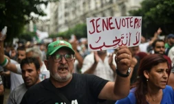 Des Algériens manifestent le 13 septembre 2019 à Alger pour s'opposer à la tenue d'une présidentielle organisée par le régime