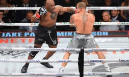 L'ancien champion du monde des lourds Mike Tyson contre Jake Paul le 15 novembre 2024 Ă Arlington, Texas