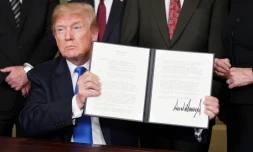 Donald Trump signe des sanctions commerciales contre la Chine, Ă Washington le 22 mars 2018