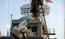 Un laser testé sur le navire américain USS Ponce, le 16 novembre 2014
