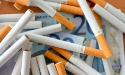 Le gouvernement compte sur une nouvelle taxe sur les fournisseurs de tabac, qui doit rapporter quelque 130 millions d'euros
