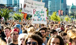 Des milliers de manifestants à Montréal dans le cadre de la "grÚve mondiale pour le climat", le 27 septembre 2019