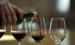 La production mondiale de vin est estimée en hausse de 2% en 2015, à 275,7 millions d'hectolitres (Mhl), l'Italie redevenant le premier pays producteur devant la France et l'Espagne
